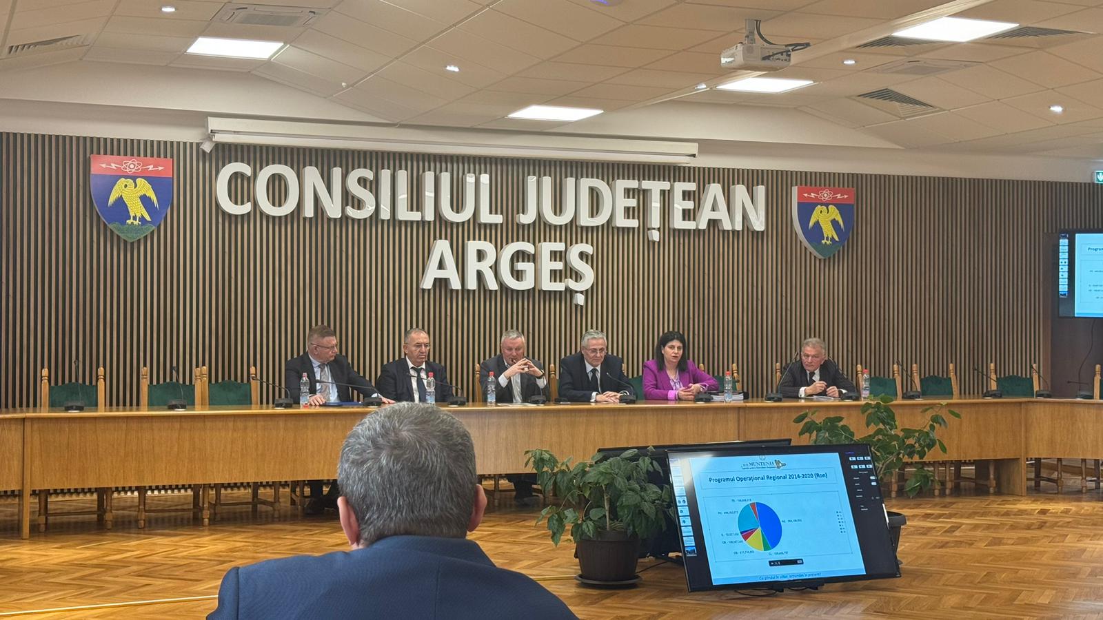 Consultare între mediul de afaceri argeșean și Agenția de Dezvoltare Sud Muntenia